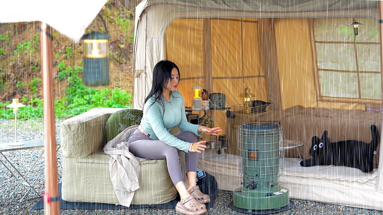 ОТДЫХ ПОД ПРОЛИВНЫМ ДОЖДЕМ В МАЛЕНЬКОЙ НАДУВНОЙ ПАЛАТКЕ ☔️ CAMPING ASMR . ЗВУК ДОЖДЯ смотреть онлайн