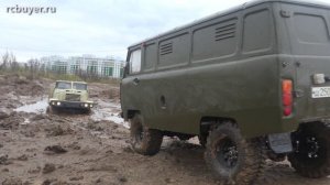 Буханка вытаскивает тяжеленный КРАЗ из грязи