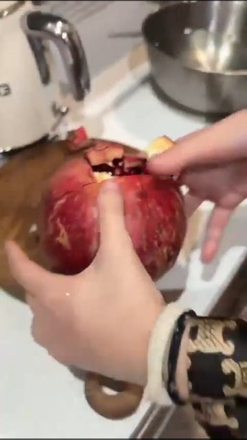 ЛАЙФХАК КАК ЧИСТИТЬ ГРАНАТ #лайфхаки#сестричкиильины