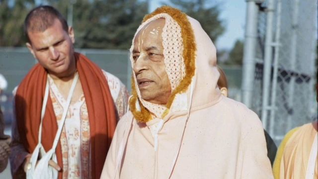 Беседа в комнате Шрилы Прабхупады 13.05.1975,Перт,Австралия.Сознание Кришны решает истинные проблемы