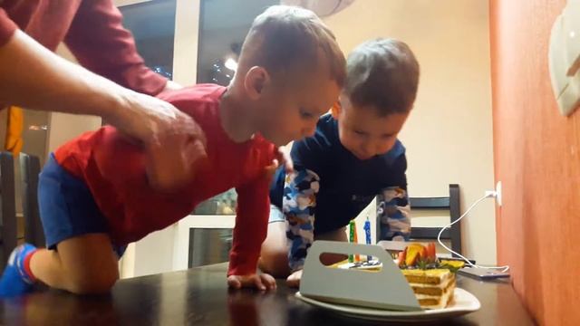 ПРИКОЛЫ С ДЕТЬМИ! Смешное видео из жизни двойни. #Дети #Приколы #Вирусноевидео смотреть онлайн