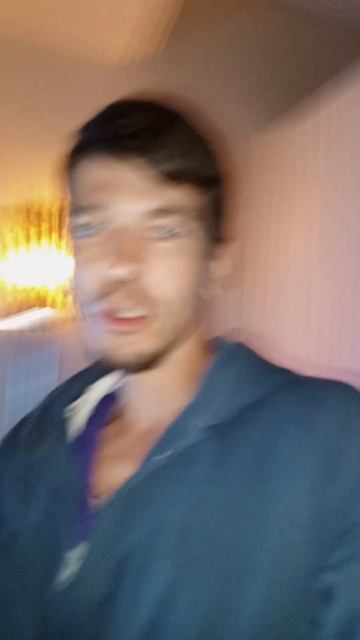 Заперли в подвале дворца в 00.00 смотреть онлайн