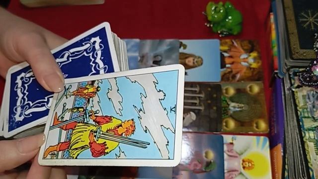 Май, что уходит, что приходит. 1-2 варианты смотреть онлайн