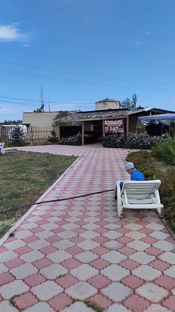 около бассейна смотреть онлайн