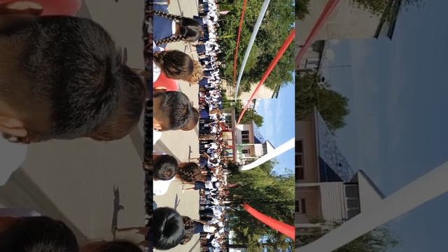 Крутой танец в школе КИЗа!!!