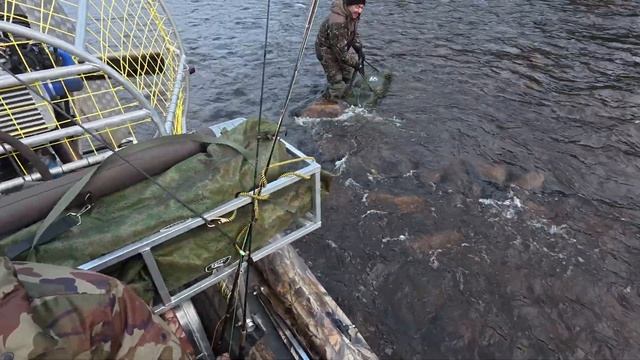 Аэролодка для рыбалки / Рыбалка на спининг поздней осе