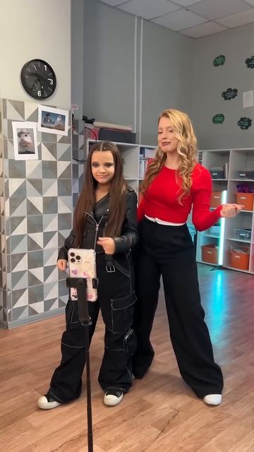 POLI танцует тренд Сигма Бой | Трек Betsy, Мария Янковская - смотреть онлайн