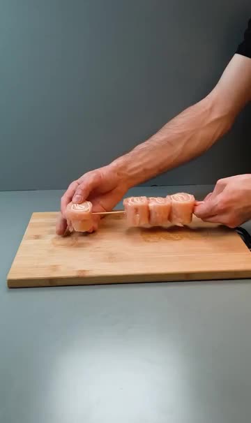 Это просто кулинарная БОМБА! Куриные рулетики, которые тают во рту смотреть онлайн