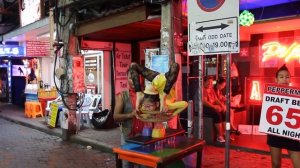 Таиланд. Гуттаперчевая девочка.