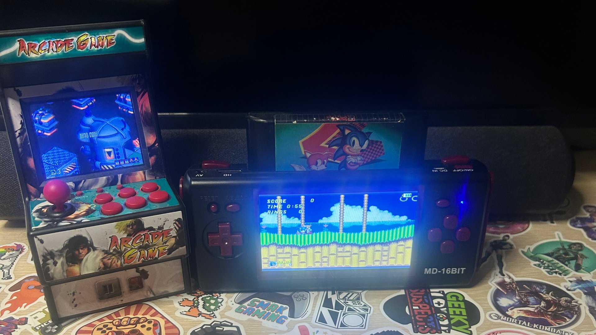 Портативная SEGA MEGA DRIVE на картриджах. смотреть онлайн