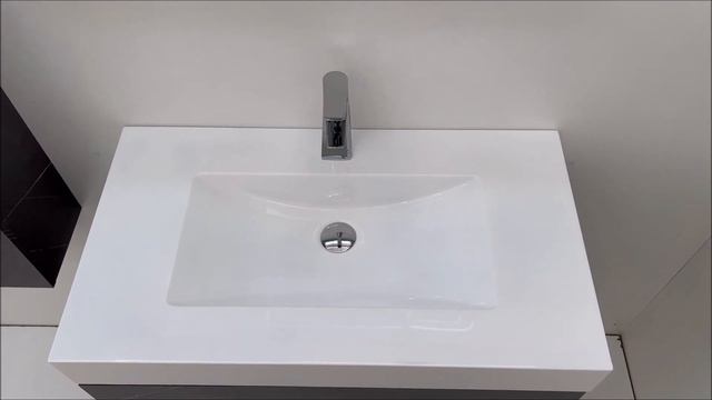 Сив мат шкаф за баня от ПВЦ водоустойчив с две чекмедж?
