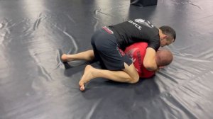 Рычаг локтя, подробный обзор. Атака, выходы из рычага, как разорвать захват.