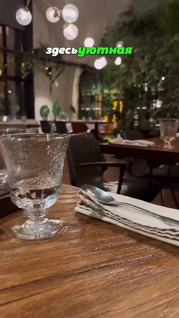 Место с бесnлaтнымu блюдами 😉 Сходили бы? смотреть онлайн