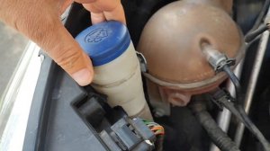 Citroen C4 замена лампы H7 и крышки фары.