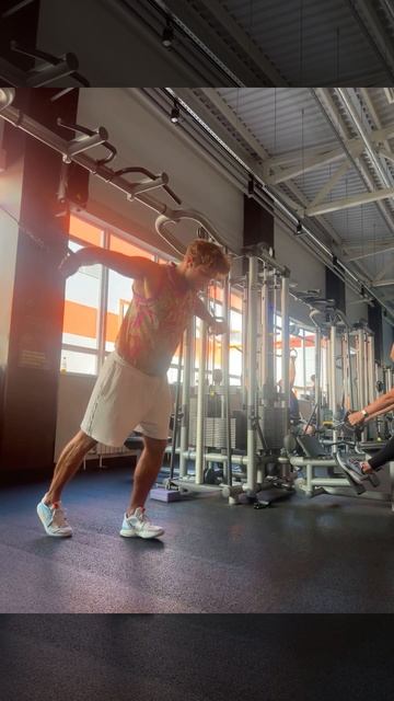 Горизонтальное приведение плеч в кроссовере сверху 12, смотреть онлайн