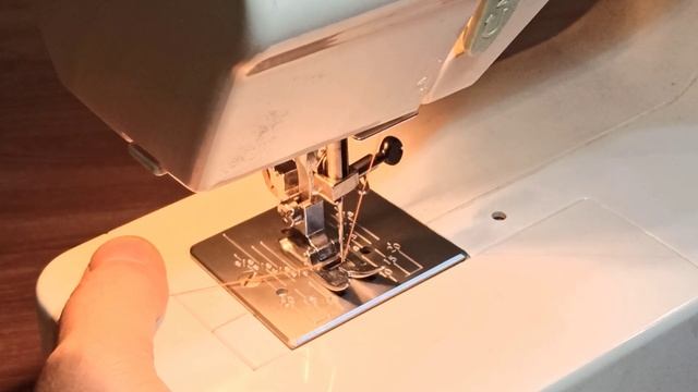 Швейная машина JANOME GR - 06