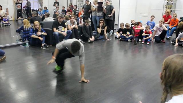 КАРЛСОН vs ТЕРМИНАТОР | COMIX ZONE BATTLE 2015 | KIDS смотреть онлайн