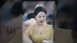 После развода бывший муж стал миллиардером. Она жалее?