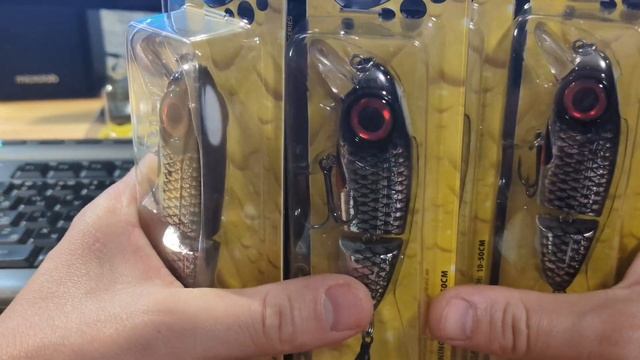 Посилка з Tradeinn.com - багато воблерів SPRO. Spro Iris Underdog Jointed 80.