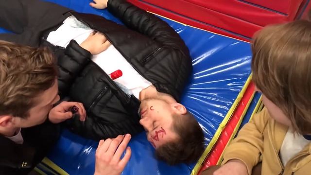 ПРИКОЛОЛИСЬ :)