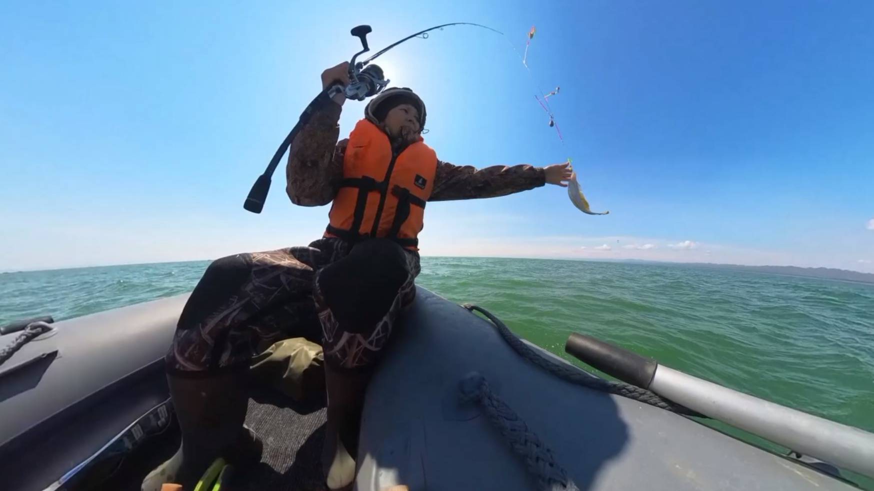 Съездили на море, отдохнули и порыбачили.. смотреть онлайн