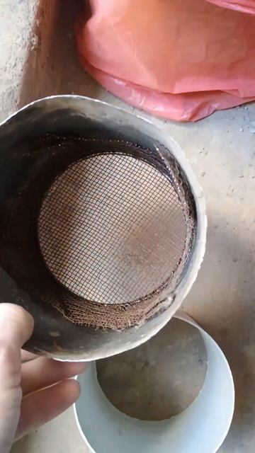 Довге зберігання та просіювання клейової суміші. Ковш смотреть онлайн