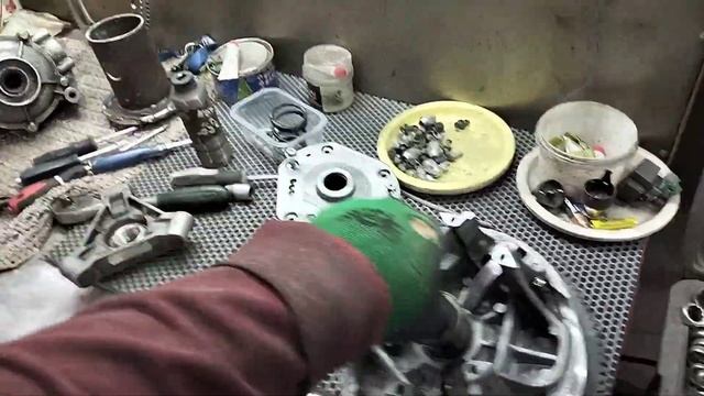 Arctic Cat. Ремонт ведущего вариатора. смотреть онлайн