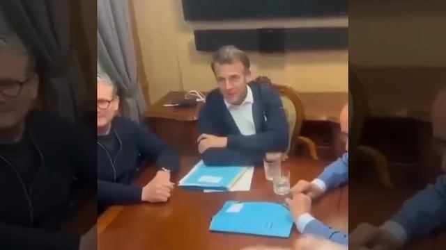 Хитрые глазёнки Макрона смотреть онлайн