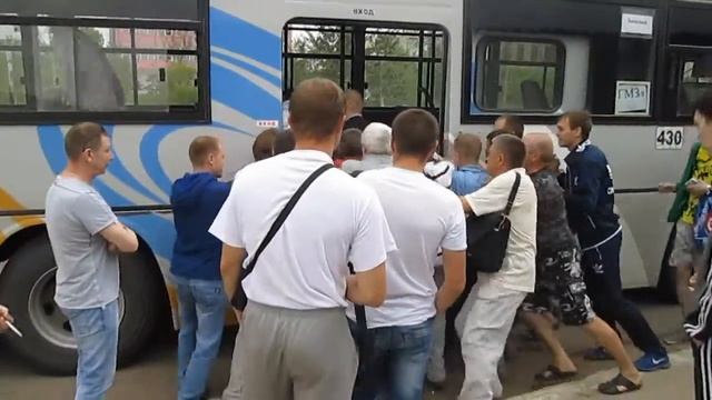 80. Посадка в автобусы на ГМЗ 15.07.2015. смотреть онлайн