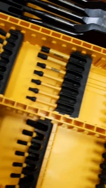 Набір біт та свердл від компанії DeWALT #dewalt #dewalttools #бит #с смотреть онлайн