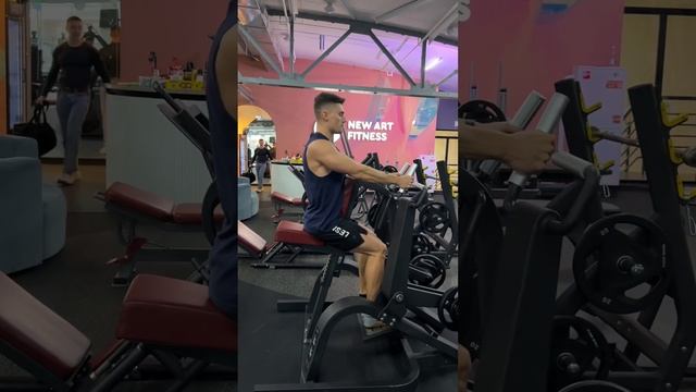 Горизонтальная тяга в рычажном тренажере смотреть онлайн