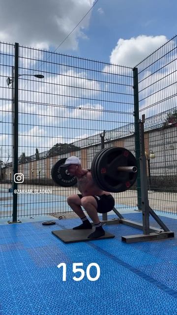 Задумка такая ..Задействовать руки, спину и ноги в трех смотреть онлайн