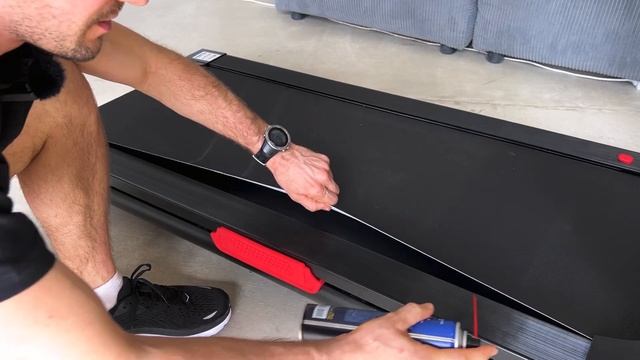 КАК СМАЗАТЬ БЕГОВУЮ ДОРОЖКУ И КАК ОТРЕГУЛИРОВАТЬ БЕГО смотреть онлайн