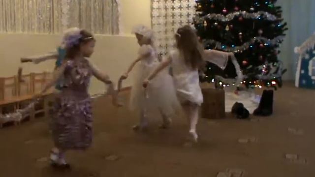 Танец снежинок - Анютины глазки