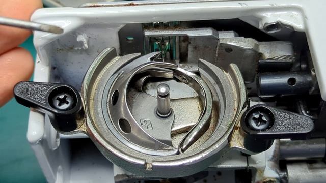 Регулировка швейной машины Veritas. Настройка челночного