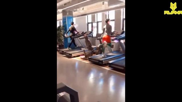 Беговая дорожка или бег на улице смотреть онлайн