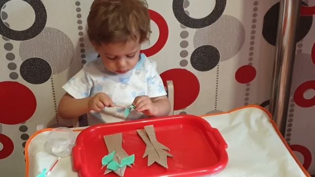 ИГРАЕМ ИЗУЧАЕМ ДЕРЕВО БЕРЕЗА ИГРУШКА КАРТОННАЯ смотреть онлайн