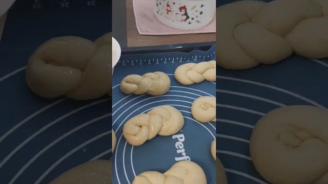 снимаем выпечку плетенок смотреть онлайн