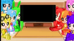 улыбающейся зверята реагируют на видео (на самих себя) // 3 часть.