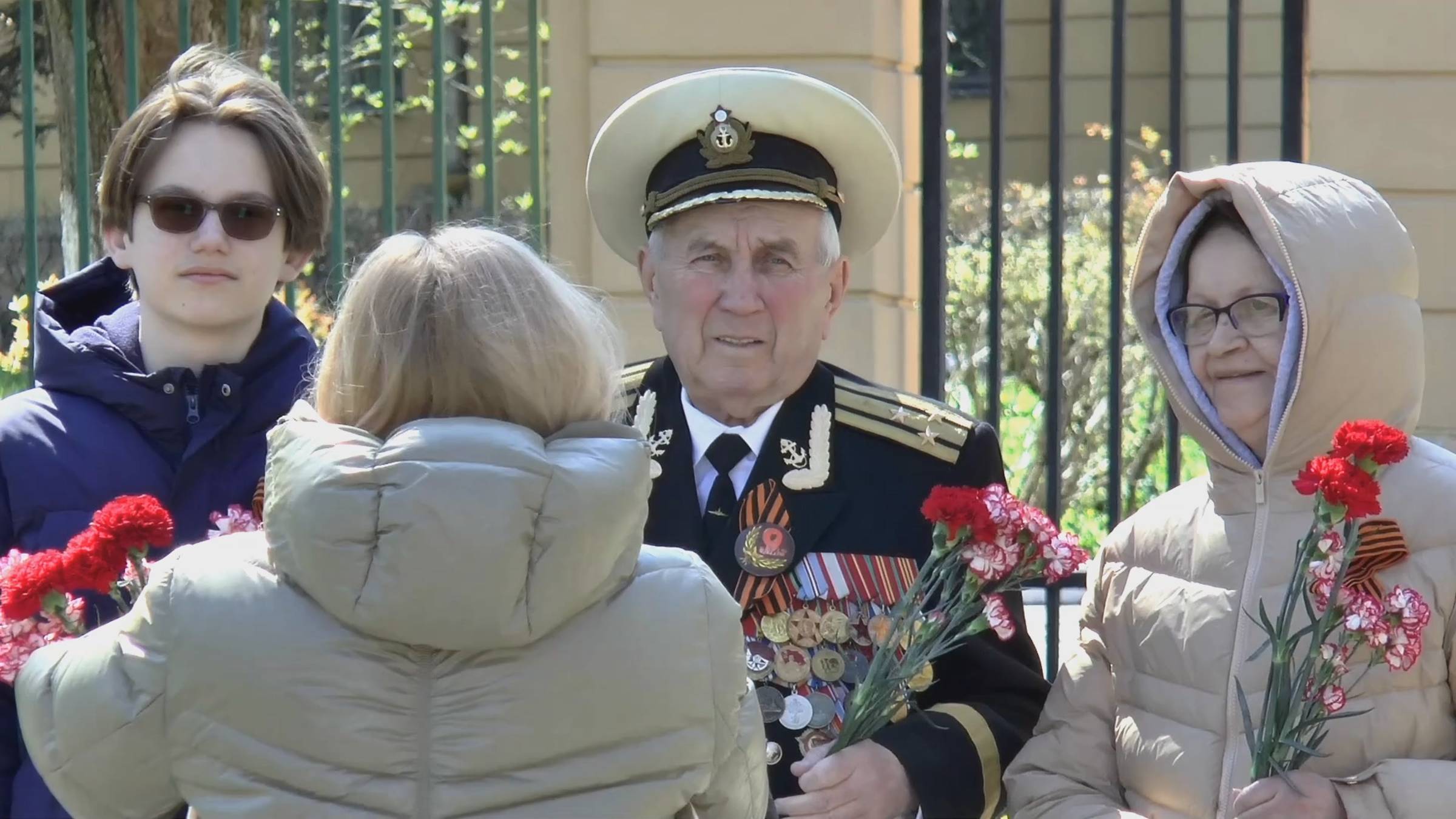 Петергоф-9 Мая 2025г. Утро. смотреть онлайн