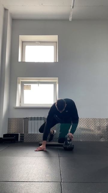 Наклоны в сторону стоя на колене с дополнительным вес? смотреть онлайн