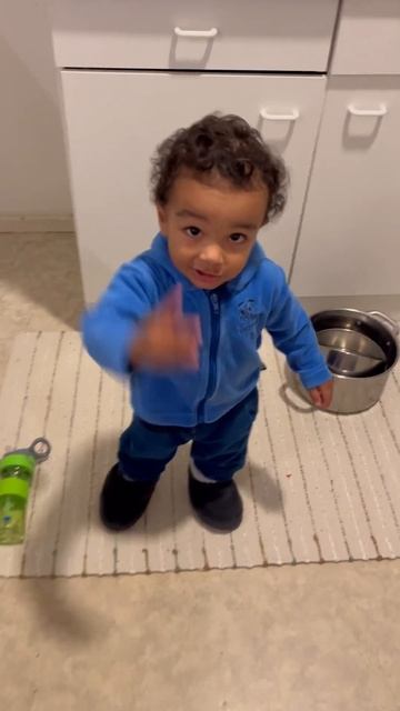 Теперь не мама учит сына,а наоборот☺️#video#comedy#funnyvideo2024# смотреть онлайн