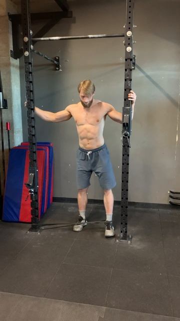 Отведение ноги с сопротивлением резины/ banded leg abduction смотреть онлайн