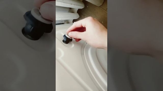 Как снять транспортировочные болты на стиральной маш? смотреть онлайн