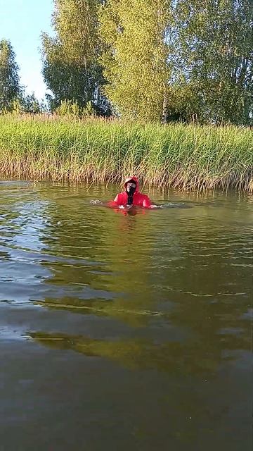 шок!!! человек за бортом!!! какработает костюм- поплавок смотреть онлайн