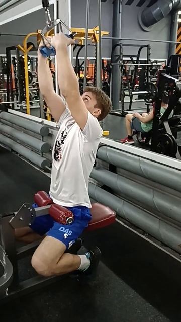 Тяга вертикального блока смотреть онлайн