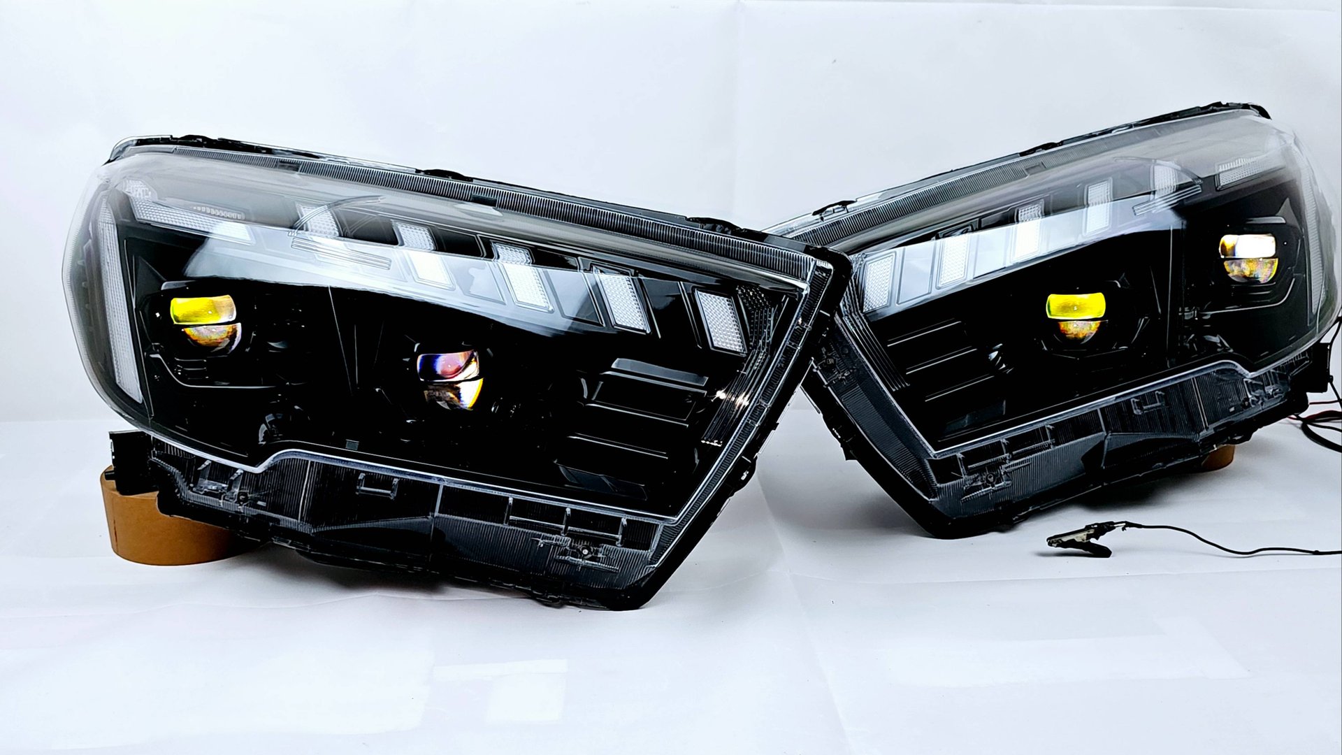 Lada Vesta светодиодные тюнинг фары смотреть онлайн