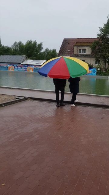 Зонтик минеральный бассейн в Славске смотреть онлайн