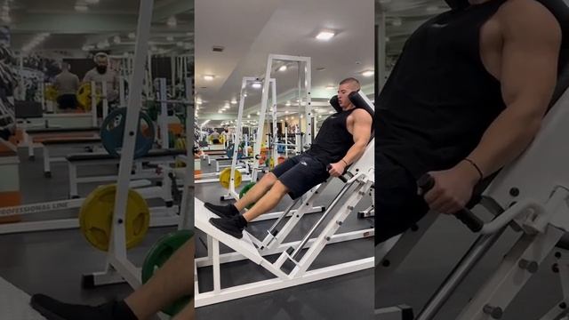 Как правильно приседать в ГАК присед?! смотреть онлайн