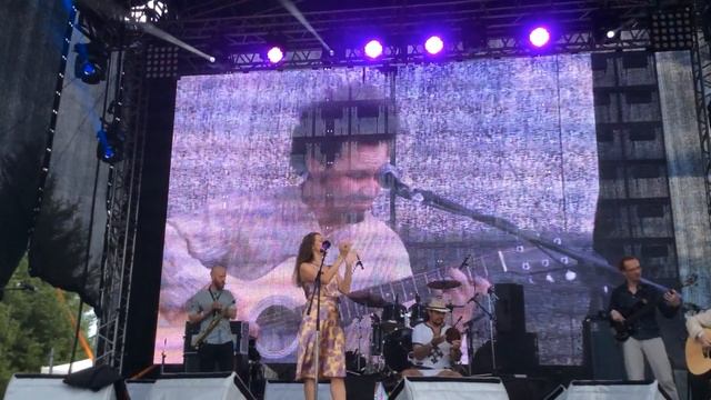 Анна Гофман и Mazal Bueno Orquesta на KAMWA -2016 смотреть онлайн